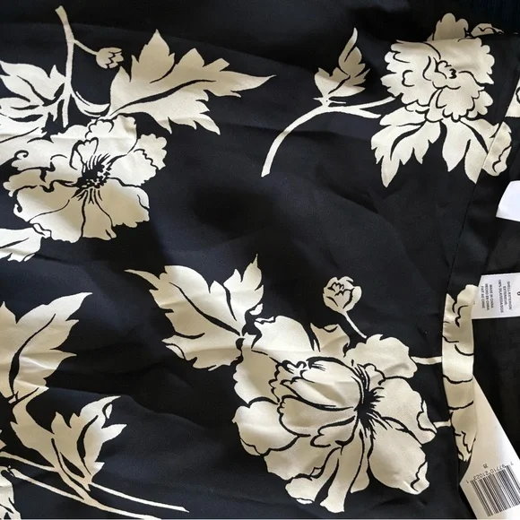 SILK Jones New York Black and Cream Floral Dress - Picture 5 of 10